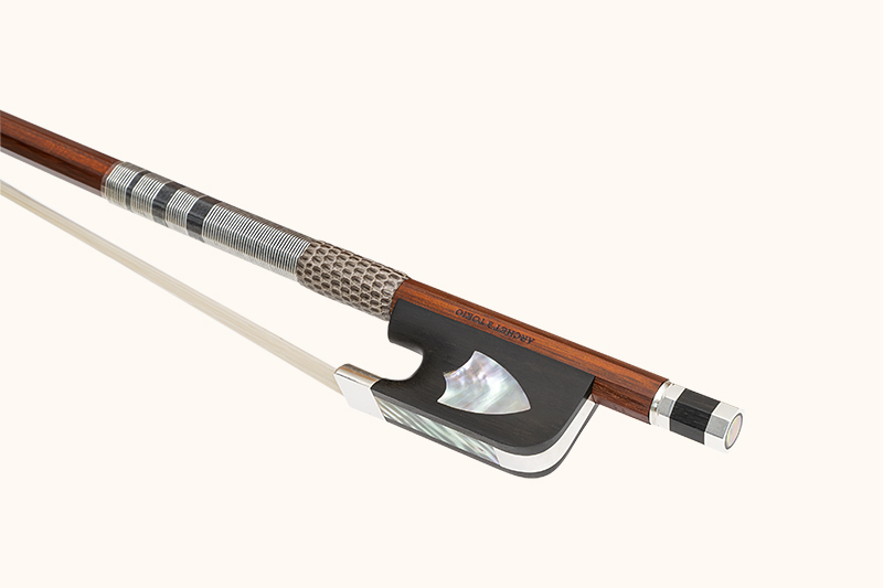 Archet Pavane チェロ弓（写真）