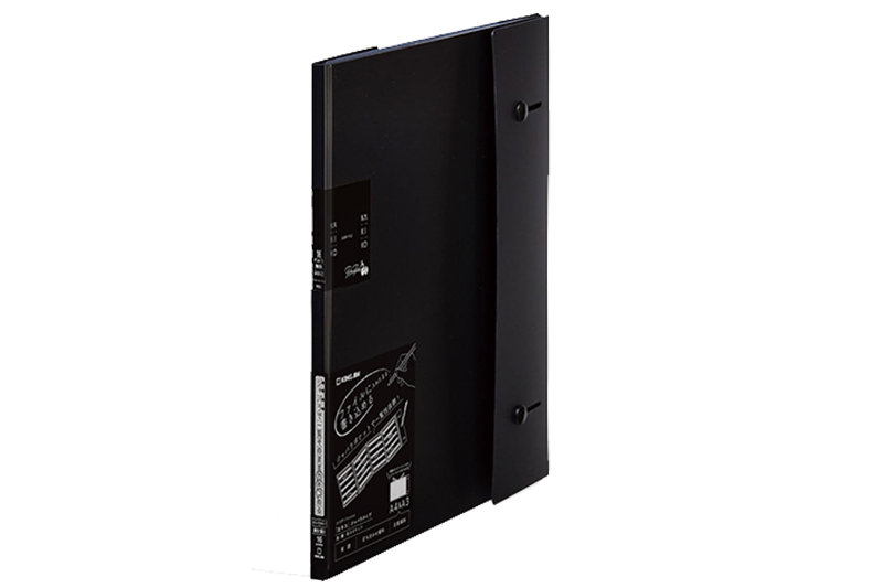 カキコ Black in Black（写真）